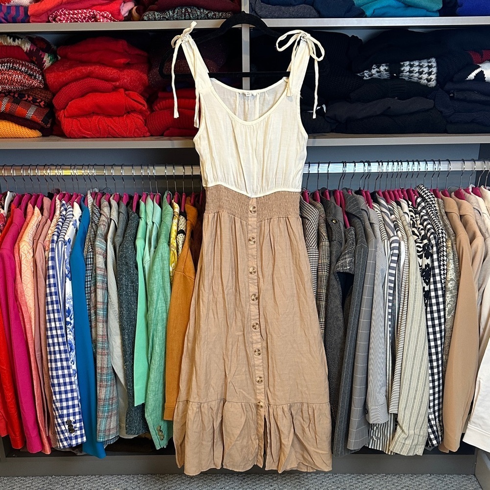Blu Pepper cream/tan sleeveless scoop neck elastic waistband midi dress size M